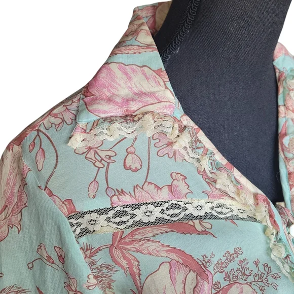 Odille Anthropologie Teal and Pink Vintage Floral Lace Trim Blouse Womens Size 2 - Picture 8 of 10